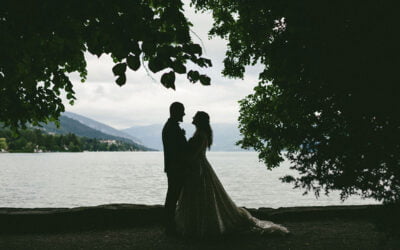 Un beau mariage Castle sur les rives du lac de Thoune, en Suisse.